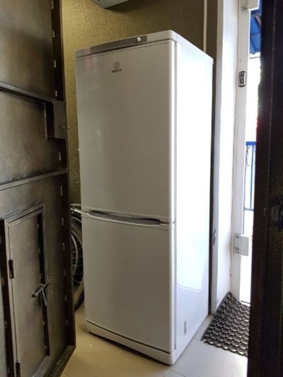 Лот: 16155250. Фото: 1. Холодильник Indesit SB 167.027. Холодильники, морозильные камеры