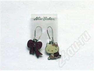 Лот: 200649. Фото: 1. Сережки hello Kitty с бантиком. Серьги, каффы