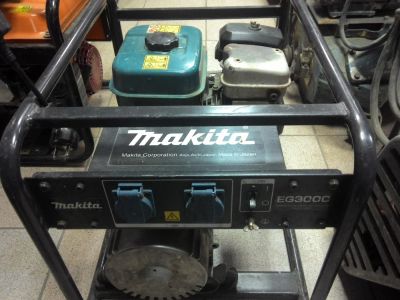 Лот: 4845571. Фото: 1. Генератор Makita EG3000. Бензо-, мотоинструмент