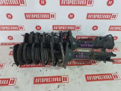 Лот: 20898089. Фото: 1. Стойка подвески Toyota Raum NCZ20... Ходовая, подвеска, рулевое управление