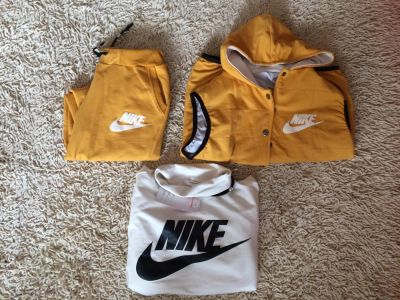Лот: 5506877. Фото: 1. Спортивный костюм Nike. Другое (женская одежда)