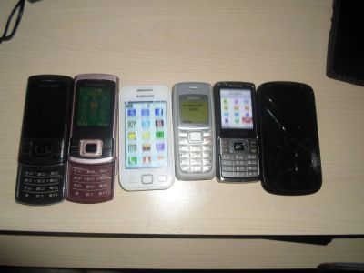 Лот: 4492488. Фото: 1. Samsung одним лотом желательно. Кнопочные мобильные телефоны