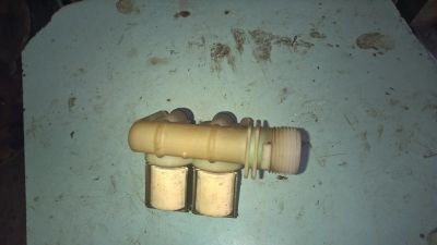 Лот: 11785026. Фото: 1. Эл. клапан от indesit W84TX EX... Запчасти для остальной бытовой техники