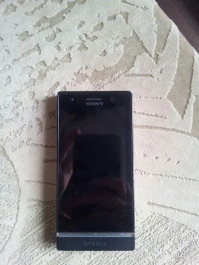 Лот: 6073460. Фото: 1. Sony Xperia U Черный. В отличном... Смартфоны