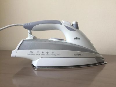 Лот: 9645960. Фото: 1. Утюг Braun TexStyle 7 TS 775 TP. Утюги, парогенераторы, отпариватели