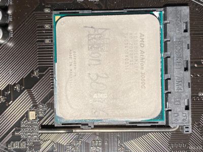 Лот: 17583031. Фото: 1. Процессор Amd Athlon 3000g. Процессоры