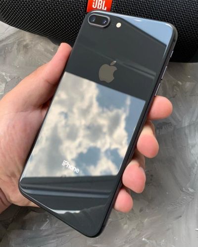 Лот: 14352940. Фото: 1. Apple iPhone 8 plus 64 gb, space... Смартфоны