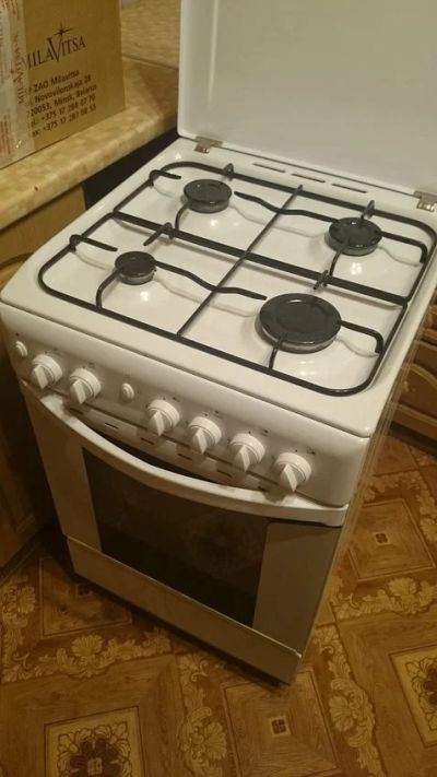 Лот: 11130241. Фото: 1. Плита газовая Indesit. Плиты, духовые шкафы, варочные поверхности