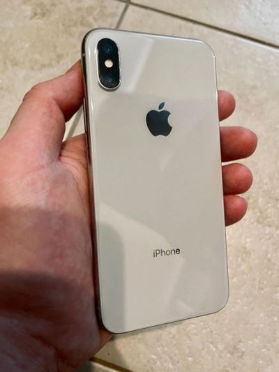 Лот: 17036236. Фото: 1. iPhone X, 64 GB, Silver. Смартфоны