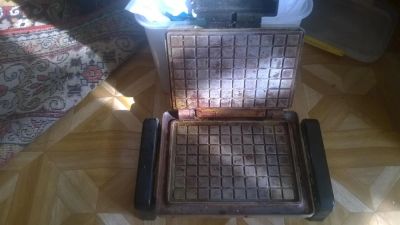 Лот: 4024586. Фото: 1. Вафельница Esta 2. Кухонная