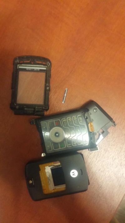 Лот: 11059778. Фото: 1. Motorola RAZR V3. Кнопочные мобильные телефоны