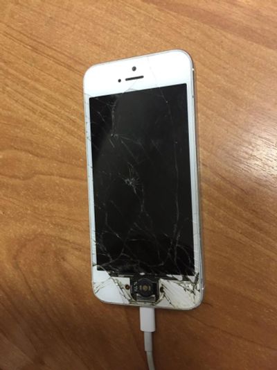Лот: 7176073. Фото: 1. iPhone 5. Смартфоны