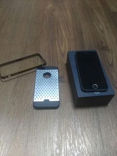 Лот: 8495451. Фото: 1. iPhone 5 16gb (черный). Смартфоны