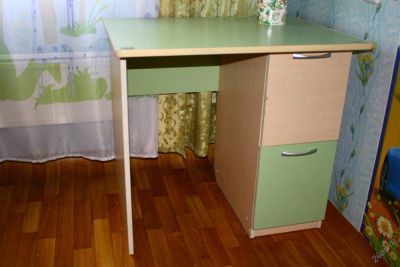 Лот: 3969602. Фото: 1. Стол детский. Столики, стулья, парты