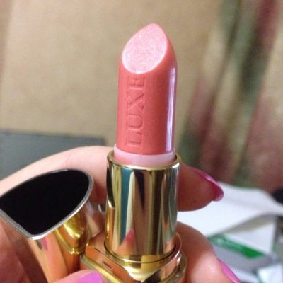 Лот: 4510565. Фото: 1. Помада AVON Luxe Искристый розовый... Макияж
