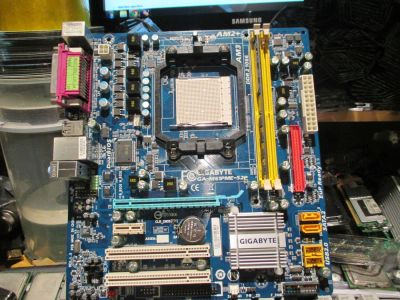 Лот: 10806255. Фото: 1. Gigabyte GA-M61PME-S2P. Материнские платы
