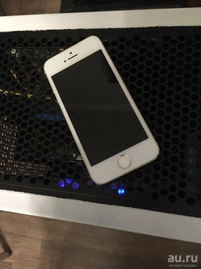 Лот: 12850406. Фото: 1. iphone 5s 16gb. Смартфоны