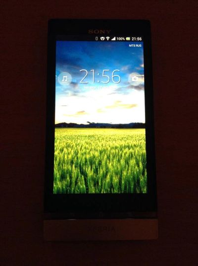 Лот: 3295438. Фото: 1. Sony Xperia P16GB Silver LT22i... Смартфоны