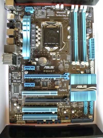 Лот: 17135792. Фото: 1. Материнская плата ASUS P8H67. Материнские платы