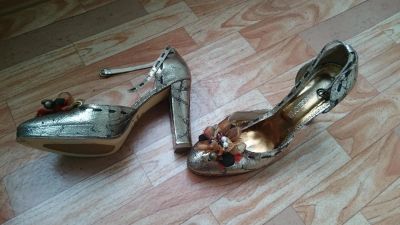 Лот: 8241732. Фото: 1. Нарядные итальянские босоножки... Босоножки