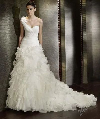 Лот: 1971738. Фото: 1. Свадебное платье (Vera Wang 2012... Другое (свадебная мода)