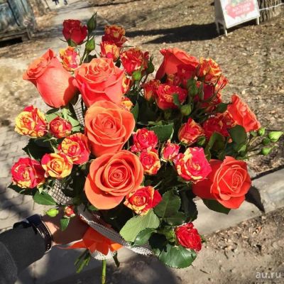 Лот: 9429832. Фото: 1. кусковая роза+оранжевая роза. Свежие цветы