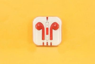 Лот: 6819749. Фото: 1. Наушники EarPods с микрофоном... Наушники, гарнитуры