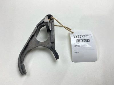 Лот: 25364700. Фото: 1. Вилка КПП Mazda Mazda 3 2006 FC011740Y... Двигатель и элементы двигателя