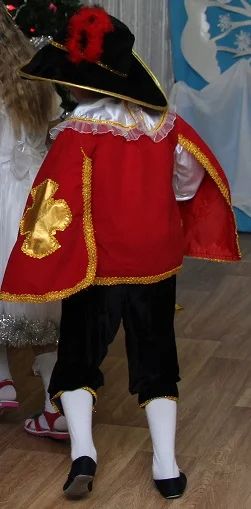 Лот: 8316885. Фото: 1. костюм мушкетёра 5-6 лет. Детские карнавальные, праздничные костюмы