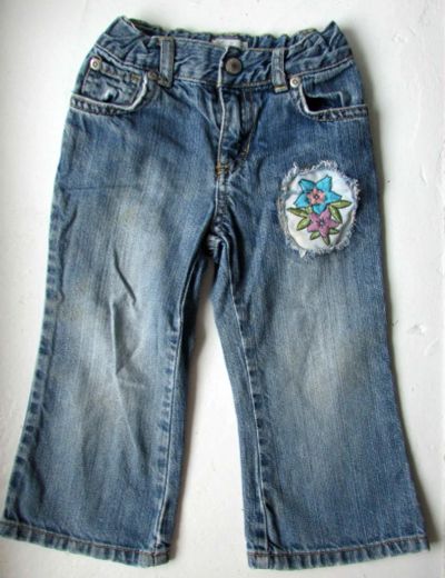 Лот: 7583599. Фото: 1. Джинсы Old Navy с вышивкой для... Брюки, шорты, джинсы