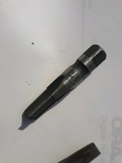 Лот: 11645210. Фото: 1. Метчик р6м5, 1/8". Материалы и сырьё