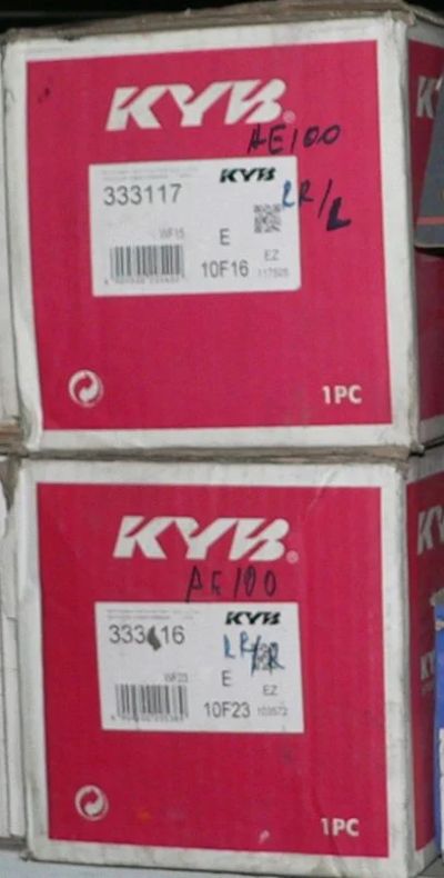 Лот: 3781764. Фото: 1. Toyota. Две стойки задние KYB... Ходовая, подвеска, рулевое управление
