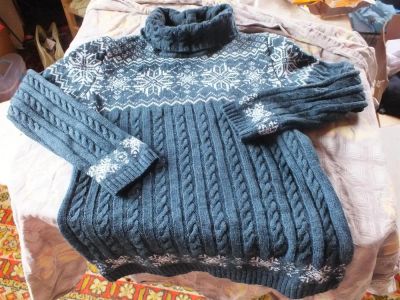 Лот: 3261120. Фото: 1. свитер. Свитеры, толстовки, худи