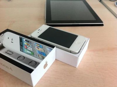 Лот: 8329949. Фото: 1. Iphone 4 16Gb РСТ Срочно!. Смартфоны