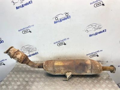 Лот: 25077788. Фото: 1. катализатор toyota corolla ZRE151L. Двигатель и элементы двигателя