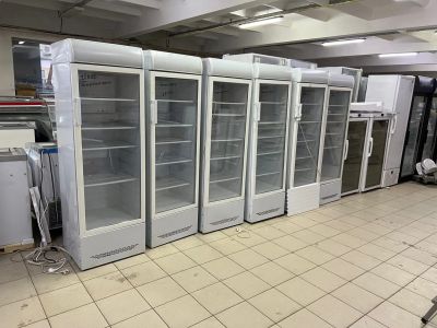 Лот: 20944047. Фото: 1. Холодильный шкаф-витрина Бирюса... Холодильное