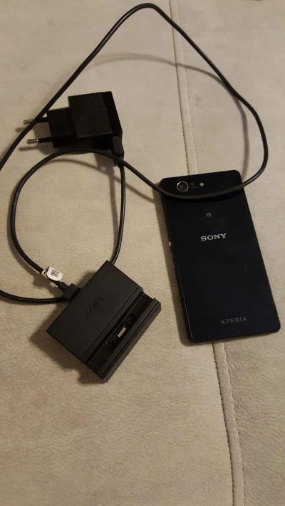 Лот: 8713002. Фото: 1. Sony Xperia z3 compact. Смартфоны