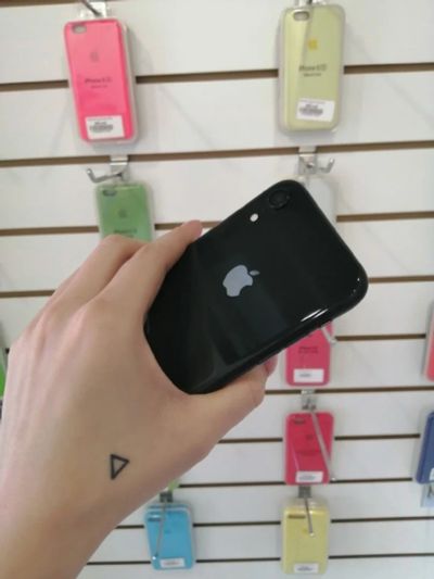 Лот: 15221179. Фото: 1. Б/У Оригинал iPhone Xr 64gb. Смартфоны