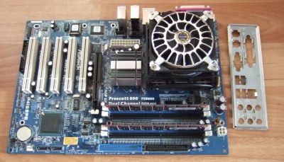 Лот: 7294131. Фото: 1. ASRock P4i65PE. Материнские платы