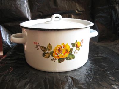 Лот: 5470952. Фото: 1. Кастрюля эмалированная 4 л. Сковороды и сотейники