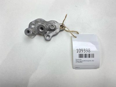 Лот: 25237871. Фото: 1. Кронштейн Nissan Elgrand 2002... Двигатель и элементы двигателя