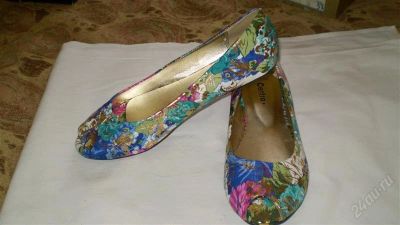 Лот: 2044162. Фото: 1. Лодочки с открытым носочком. Размер... Другое (женская обувь)