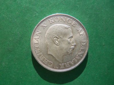 Лот: 20843273. Фото: 1. Дания 2 кроны 1937 г.,25 лет правления... Европа