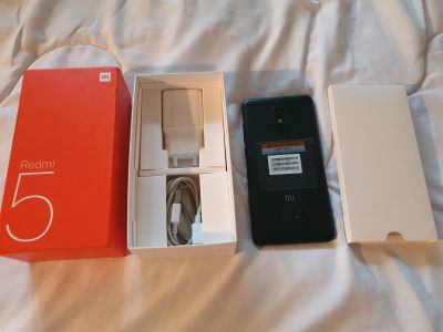 Лот: 16252767. Фото: 1. Redmi 5 черный. Смартфоны