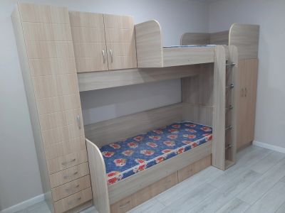 Лот: 16214020. Фото: 1. Двухярусная кровать со шкафами. Детские кровати и кроватки