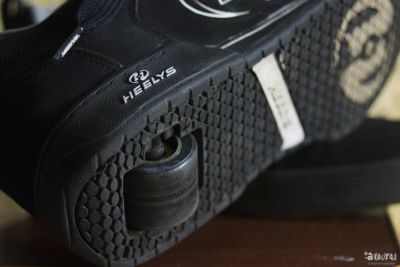 Лот: 13791402. Фото: 1. Роликовые кроссовки Heelys 45р. Кеды, кроссовки, слипоны