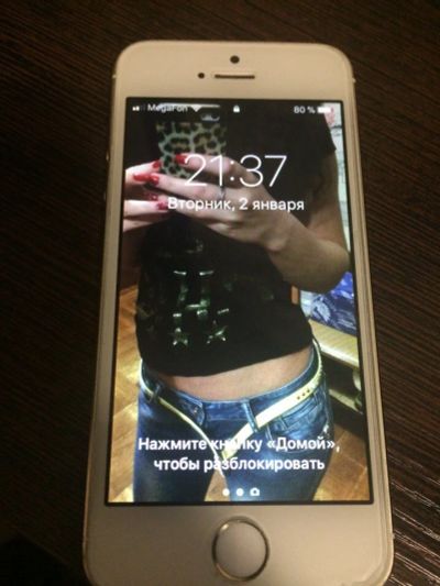 Лот: 10842733. Фото: 1. Iphone 5S 16GB Gold. Смартфоны