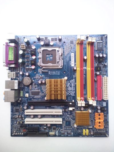Лот: 5976565. Фото: 1. gigabyte ga- 945gm-s2. Материнские платы