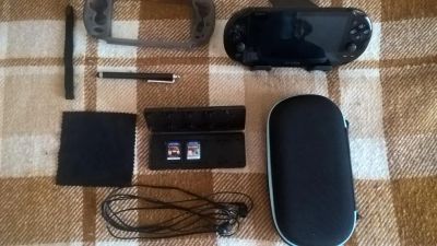Лот: 6003220. Фото: 1. PlayStation Vita slim+ карта памяти... Игровые приставки, консоли