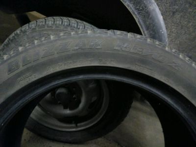 Лот: 12477105. Фото: 1. Bridgestone blizzak revo 2. 225... Шины